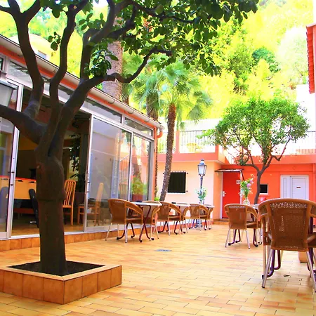 芒通里维埃拉酒店 酒店