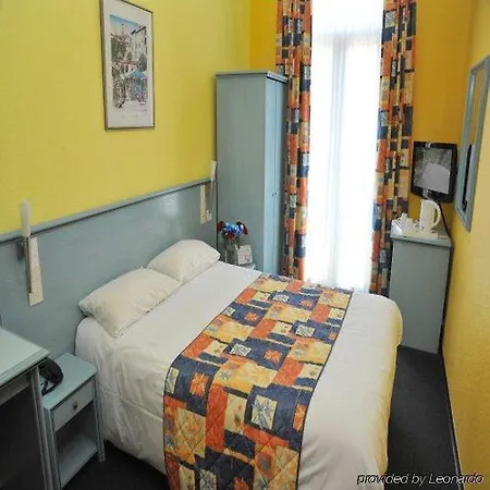 芒通里维埃拉酒店 3* 芒通