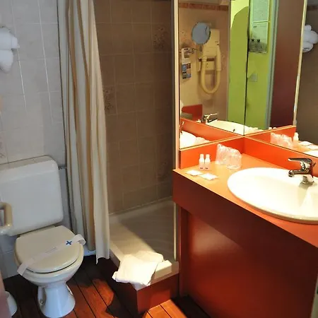 芒通里维埃拉酒店 酒店 3*