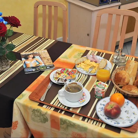 芒通里维埃拉酒店 酒店 芒通