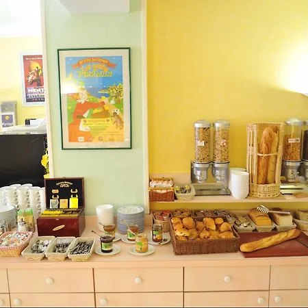 芒通里维埃拉酒店 芒通