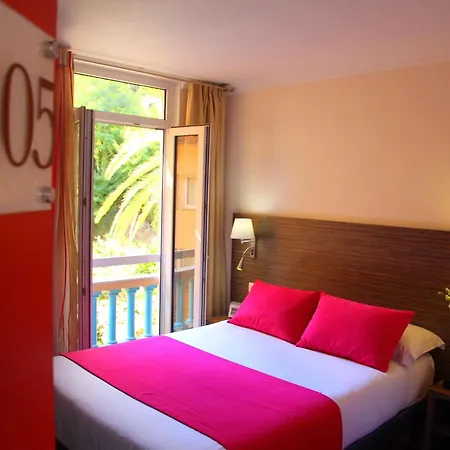 芒通里维埃拉酒店 酒店 芒通