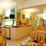 Riviera 3* Ментона