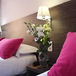 Отель Riviera 3*