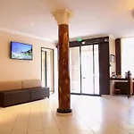Riviera Отель Ментона