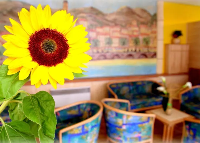 Riviera Готель